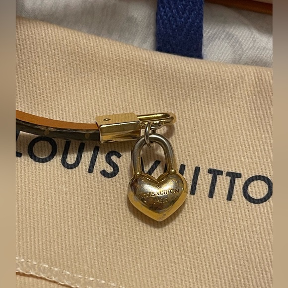 ❤️SOLD❤️ Pre-loved Authentic LOUIS VUITTON Crazy In Lock Bracelet Size Small - Picture 9 of 11